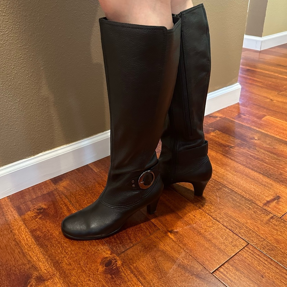 Leather Black Boots - NEW